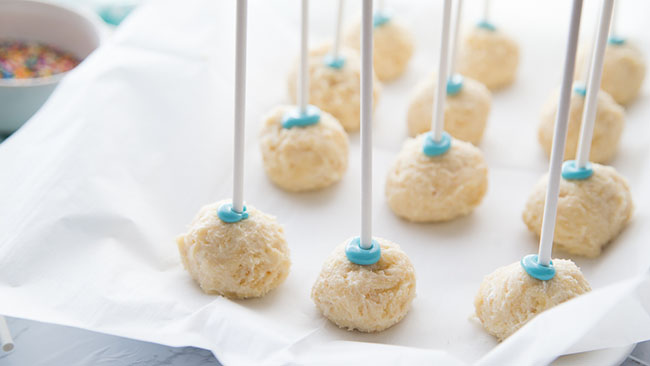 Baby Shower Cake Pops · The Typical Mom