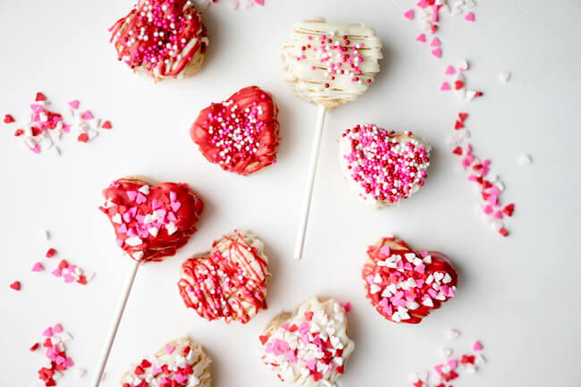 Heart Cake Pops - Valentine's Day Treat - The Best Ideas for Kids