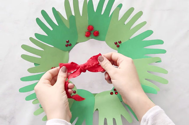 Handprint Wreath - The Best Ideas for Kids