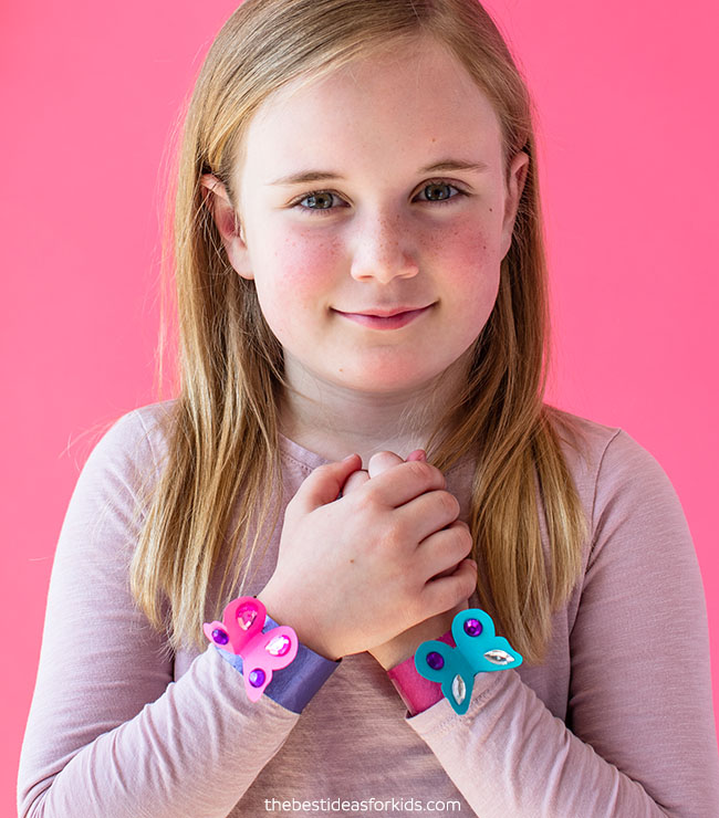Kids Craft: Rainbow Friendship Bracelets