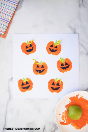 Apple Stamping Pumpkin Craft (with Free Printable) - The Best Ideas for ...