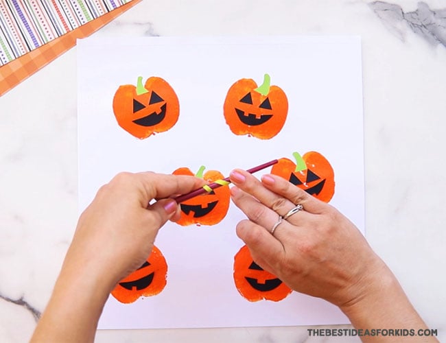 Apple Stamping Pumpkin Craft (with Free Printable) - The Best Ideas for ...