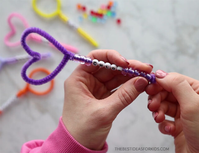 Bend end of Pipe Cleaner Over